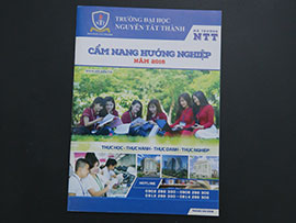 In_Cam_Nang_Huong_Nghiep_NTT_02